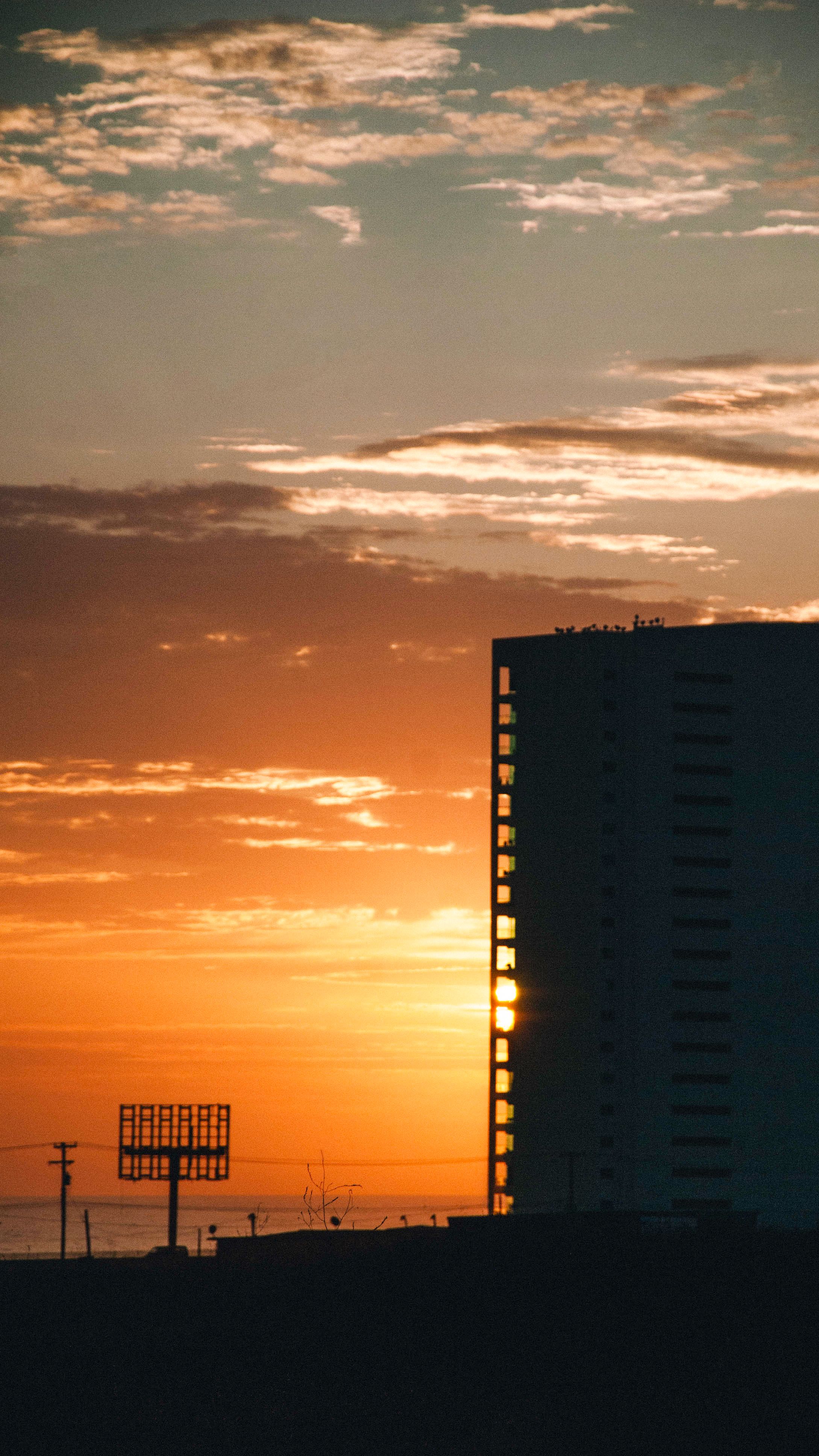Desarrollo costero de Rosarito al atardecer